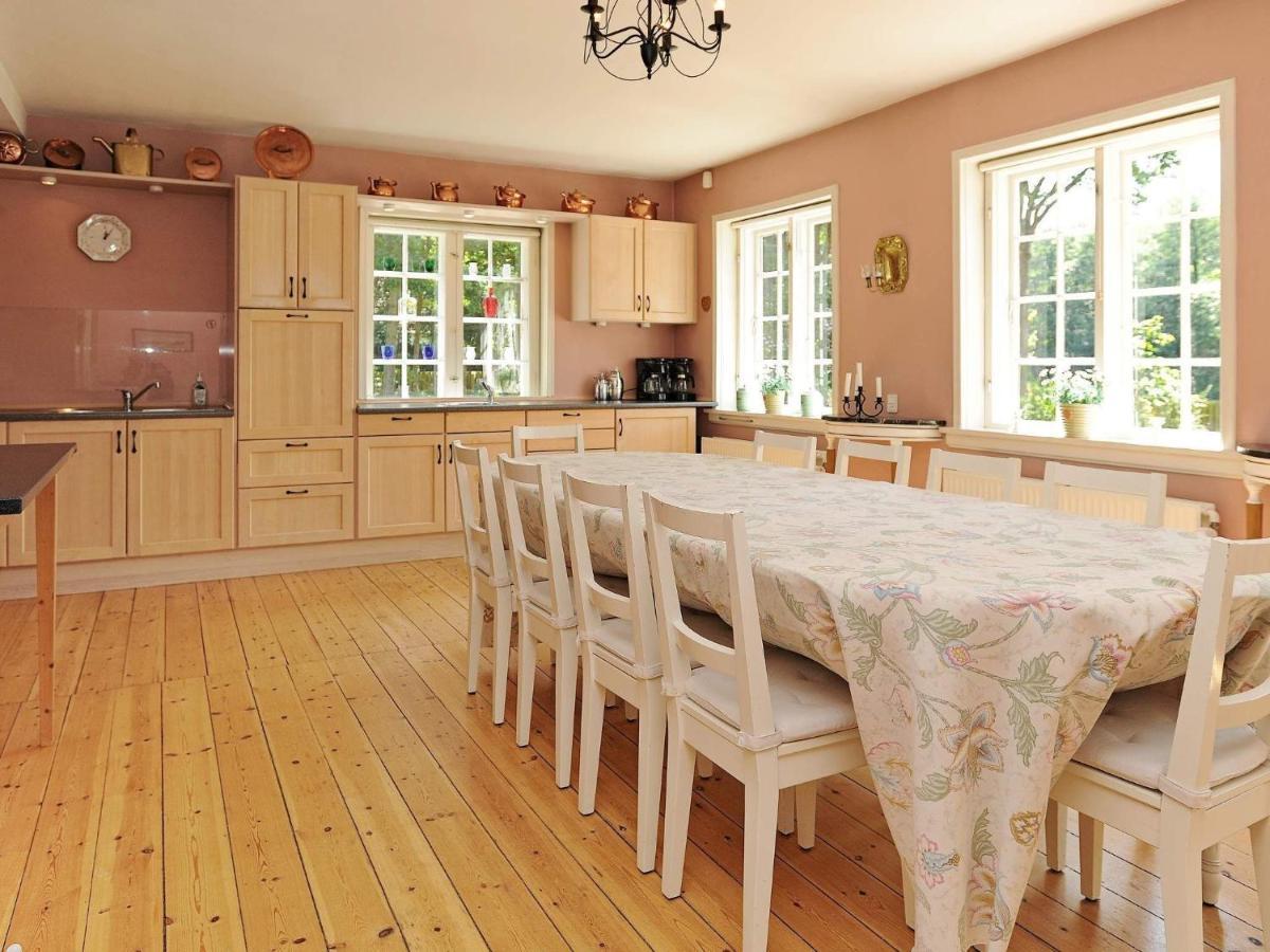 12 Person Holiday Home In Ullerslev Eksteriør billede